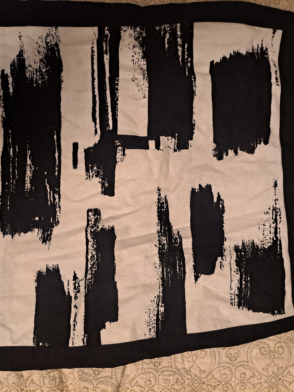 Stylish Ann Taylor skirt is a size 14 with a black and white abstract brushstrok